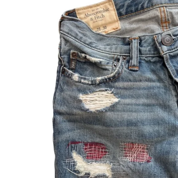 Abercrombie & Fitch Men’s Distressed Skinny Jeans with Patchwork Accents - Picture 11 of 13